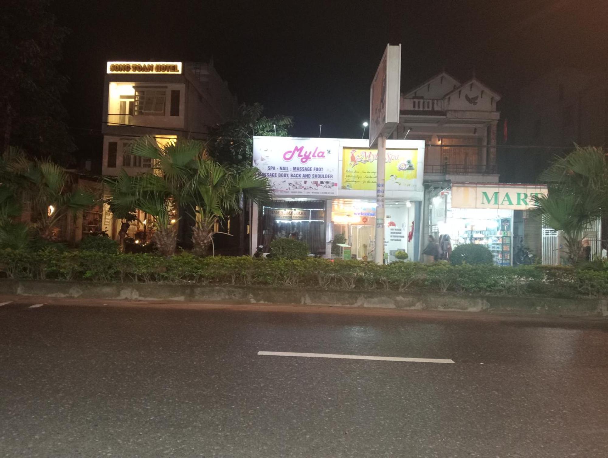Song Toan Hotel 퐁냐 외부 사진